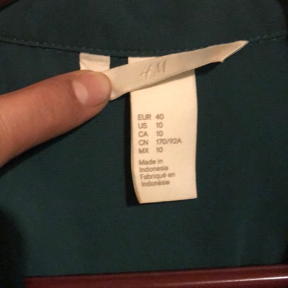 Sheer never worn sleeveless green button up! - Picture 3 of 4